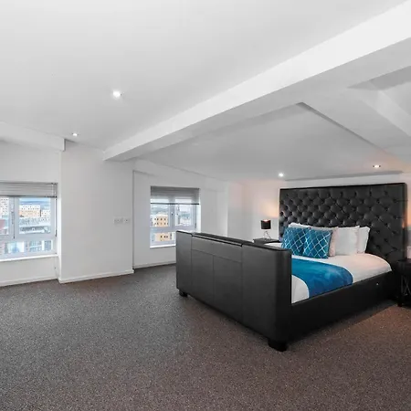 Duplex Penthouse - Centre - 2 Bedroom - Secure Parking - Terrace - Skyline Views Apartamento *